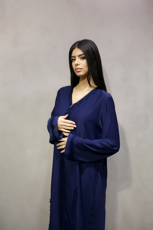 D8006 Robe Bleu Abaya avec Zip et Broderie sur Longueur et Manches