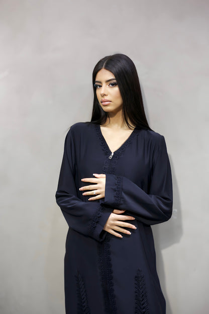 D8006 Robe Noir Abaya avec Zip et Broderie sur Longueur et Manches