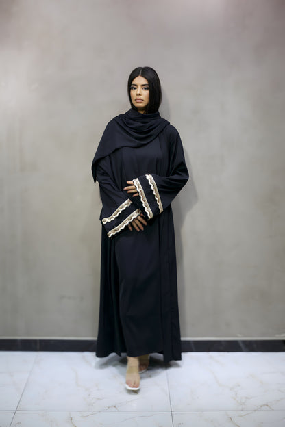 L7006 Ensemble Abaya Noir 4 Pièces avec Doubles Bandes de Strass sur les Manches