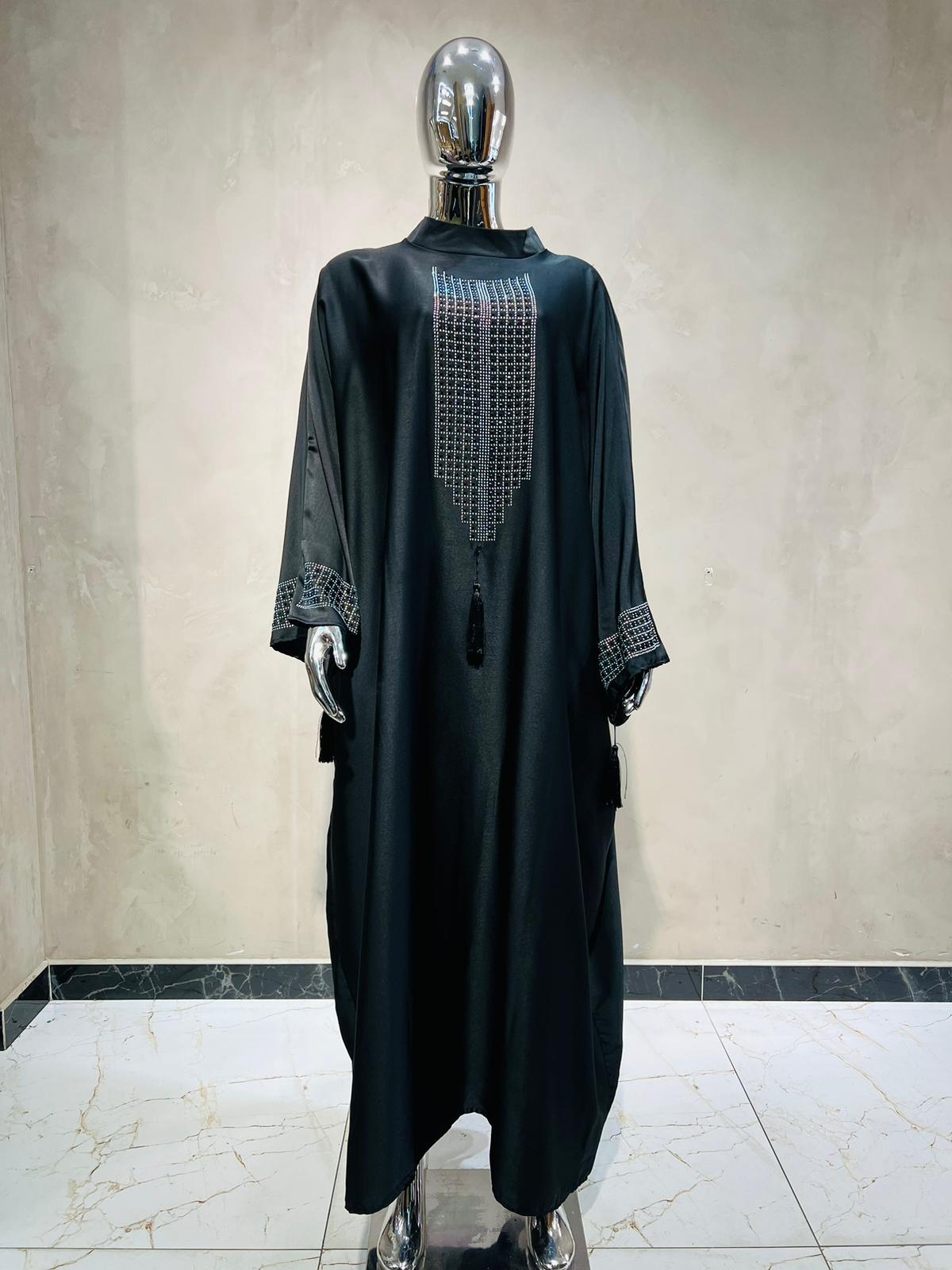 L'Abaya Nakamura à Strass pour briller sur scène !